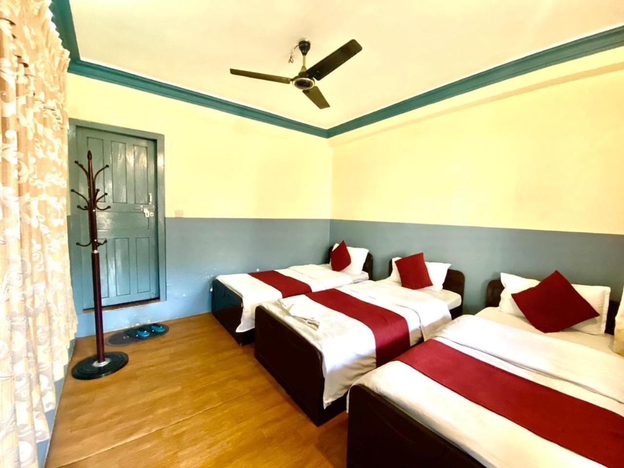 Hotel Piya Pvt Ltd Покхара Екстер'єр фото