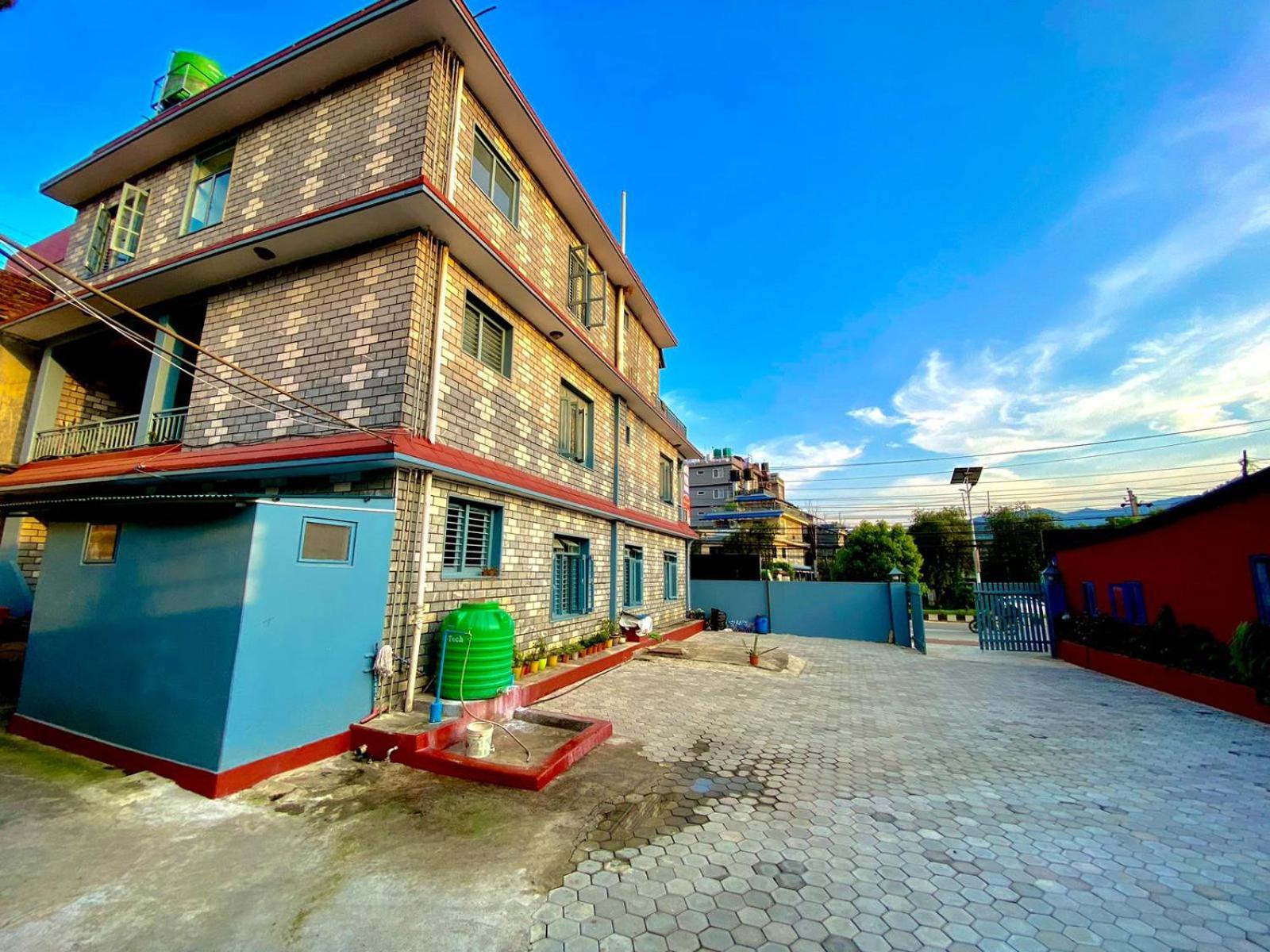 Hotel Piya Pvt Ltd Покхара Екстер'єр фото